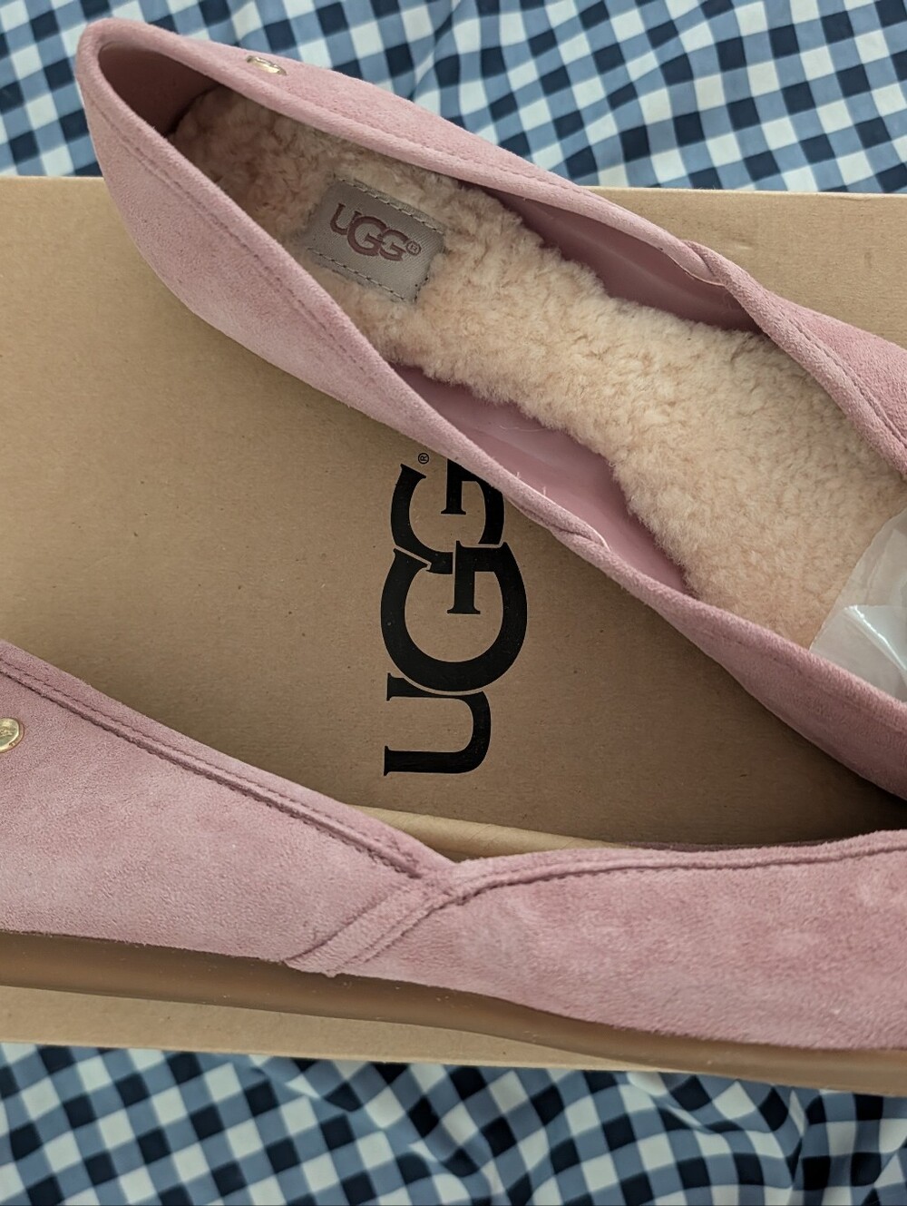 UGG Women's Pink Suede Bow-Front Slip-On Flats - Picture 4 of 5